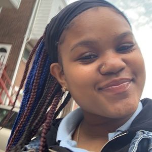 Meet your Posher, Aurelia